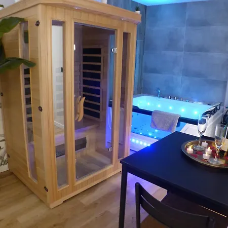 Lägenhet Balneotherapie Et Sauna Hyper Centre *